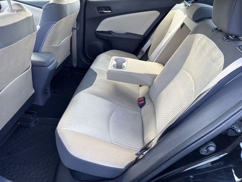 Used 2017 Toyota Prius Four image 11