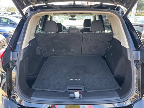 Used 2025 Nissan Rogue SV AWD/4WD image 33
