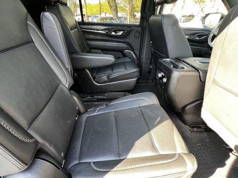 Used 2022 GMC Yukon XL Denali w/ Advanced Technology Package image 42