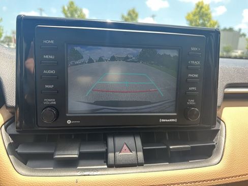 Used 2020 Toyota RAV4 XLE FWD image 18