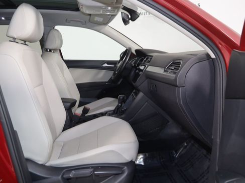 Used 2018 Volkswagen Tiguan SEL w/ 3rd Row Seat Package image 13
