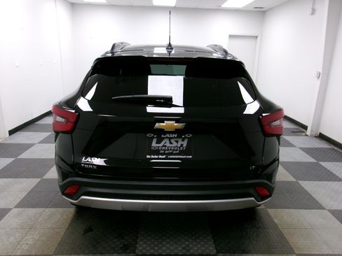 Certified 2024 Chevrolet Trax LT w/ Sunroof Package image 13