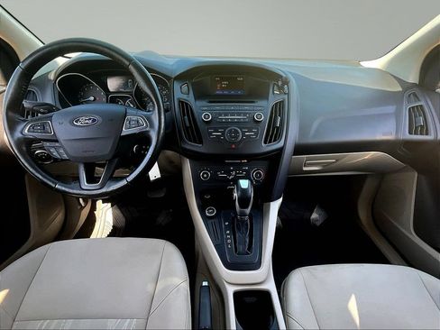 Used 2015 Ford Focus SE FWD image 9