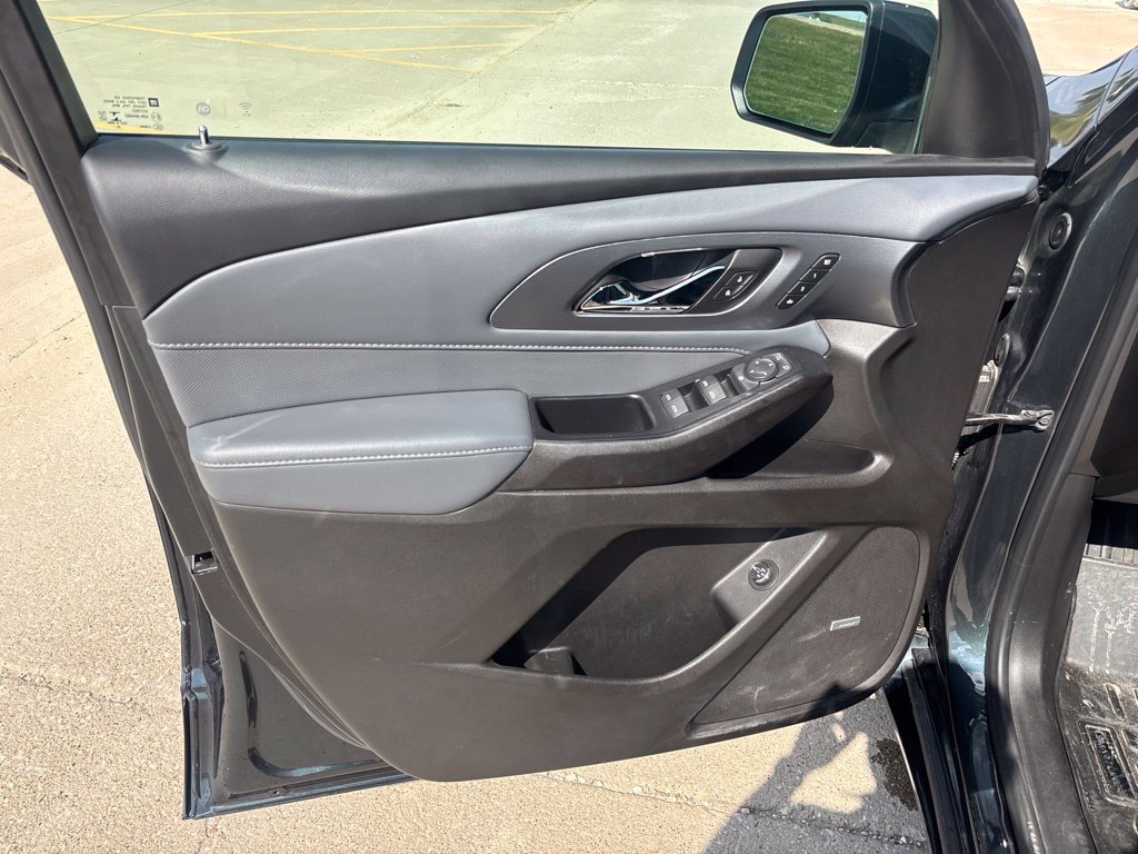Used 2021 Chevrolet Traverse Premier AWD/4WD image 12