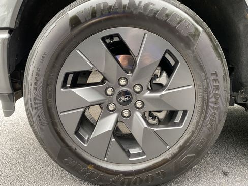 Used 2025 Ford F150 Lightning Flash AWD/4WD image 44