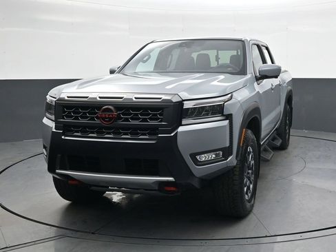 Used 2025 Nissan Frontier PRO-4X w/ Pro Convenience Package image 9