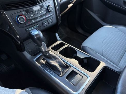 Used 2018 Ford Escape SE w/ SE Sport Appearance Package image 25