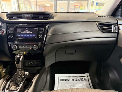 Used 2019 Nissan Rogue SV AWD/4WD image 24