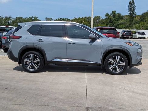 Used 2023 Nissan Rogue SL FWD image 4