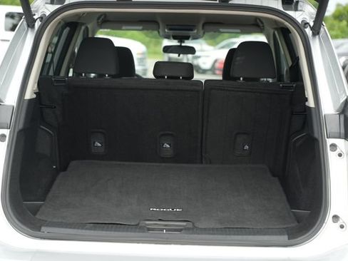 Used 2025 Nissan Rogue SV FWD image 18