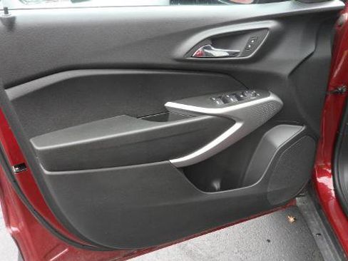 Used 2024 Chevrolet Trax LS w/ LS Convenience Package FWD image 22