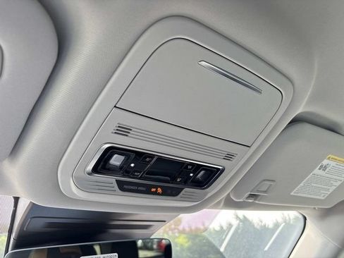 New 2026 Lincoln Nautilus Premier AWD/4WD image 30