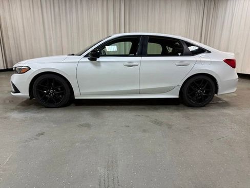 Used 2022 Honda Civic Sport image 9