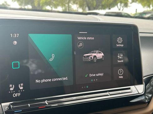 Certified 2024 Volkswagen Atlas Cross Sport SEL image 17