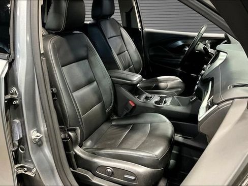 Used 2024 GMC Terrain SLT w/ LPO, Floor Liner Package FWD image 28
