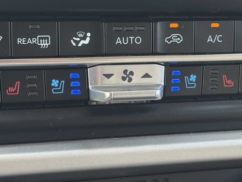 Certified 2024 Ford Expedition Max Limited RWD image 27