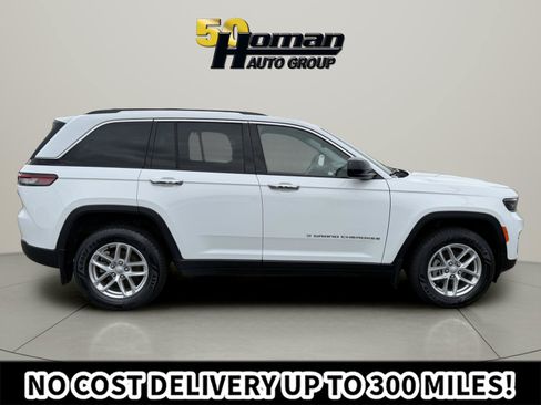 Used 2023 Jeep Grand Cherokee Laredo w/ Luxury Tech Group I AWD/4WD image 6