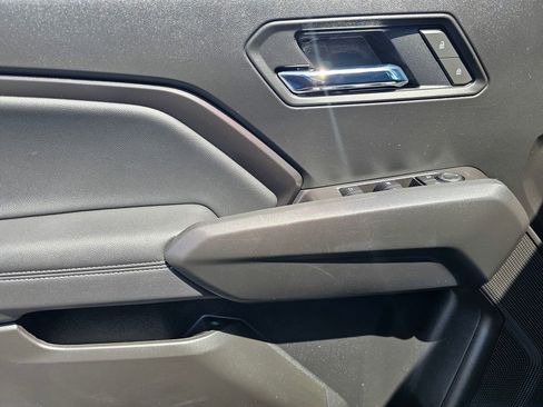 New 2025 Chevrolet Colorado LT w/ LT Convenience Package RWD image 20