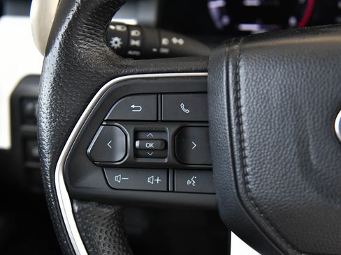 Used 2024 Toyota Tacoma TRD Sport image 32