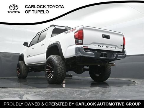 Used 2018 Toyota Tacoma TRD Off-Road AWD/4WD image 63