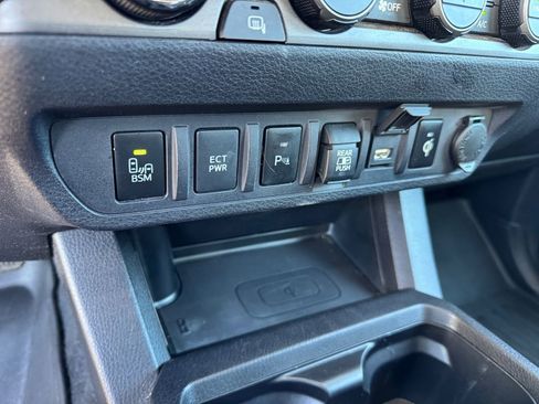 Used 2021 Toyota Tacoma TRD Sport image 22