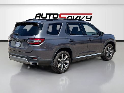 Used 2025 Honda Pilot Touring image 7