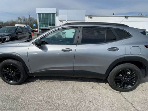Used 2024 Chevrolet Trax ACTIV w/ Sunroof Package FWD image 7