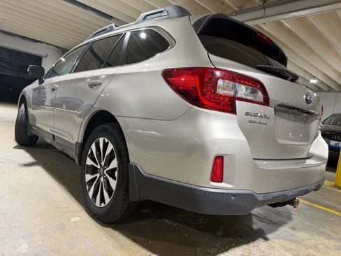 Used 2017 Subaru Outback 2.5i Limited AWD/4WD image 3