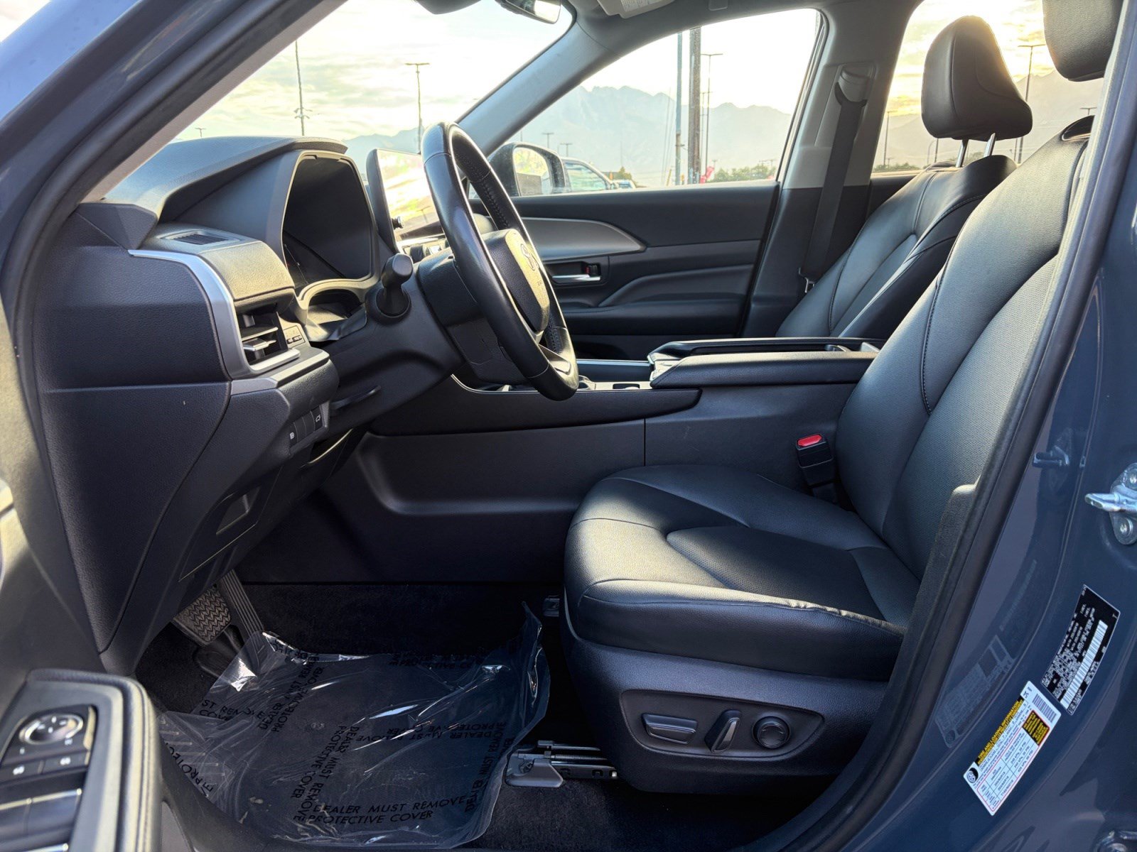 Used 2025 Toyota Grand Highlander AWD image 11