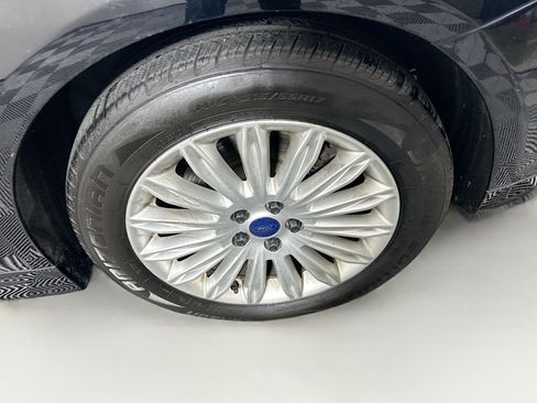 Used 2016 Ford Fusion Energi SE w/ Driver Assist Package image 11