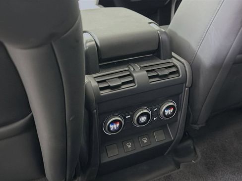 Used 2025 Land Rover Defender 110 S image 27