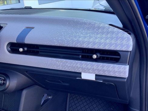 Certified 2025 MINI Cooper S image 18