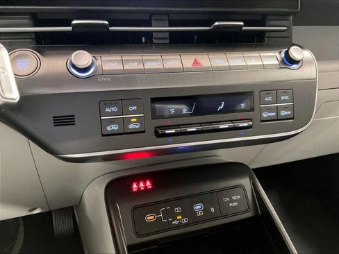 Used 2024 Hyundai Kona SEL w/ Convenience Package image 25