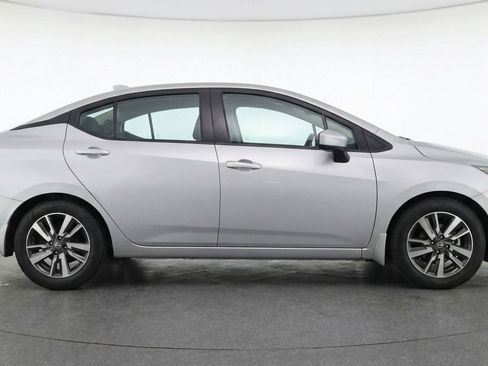 Used 2025 Nissan Versa SV image 11