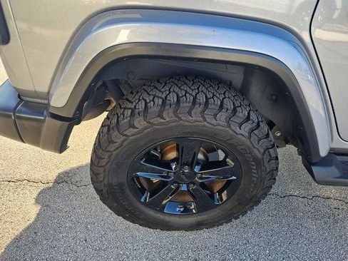 Used 2021 Jeep Wrangler Unlimited Sahara AWD/4WD image 11