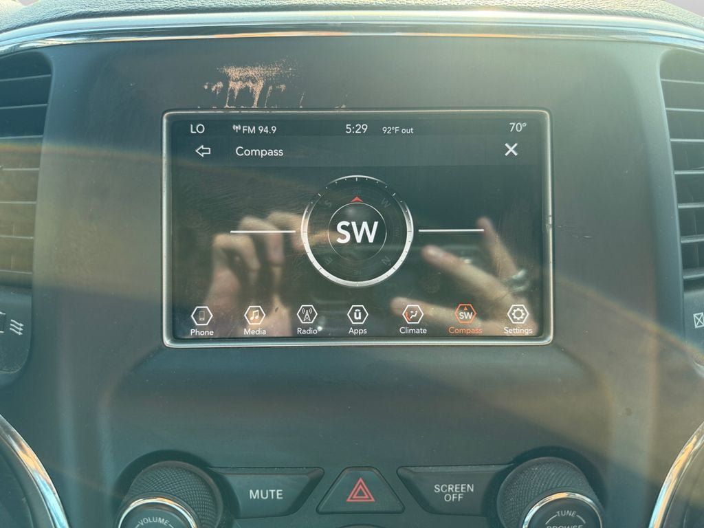 Used 2018 Jeep Grand Cherokee Laredo AWD/4WD image 25