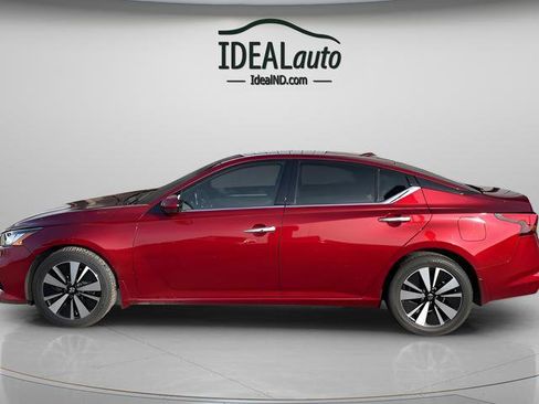 Used 2019 Nissan Altima 2.5 SV image 2