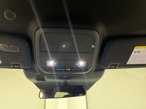 Used 2025 Ford Explorer ST-Line w/ ST-Line Street Pack image 60