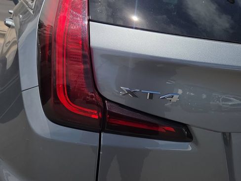 Used 2025 Cadillac XT4 Premium Luxury FWD image 9