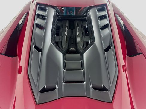 Used 2024 Lamborghini Revuelto image 29