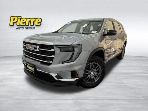 Used 2025 GMC Acadia Elevation image 1