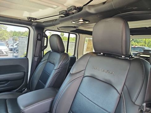 Used 2022 Jeep Wrangler Unlimited Sahara w/ Cold Weather Group AWD/4WD image 14