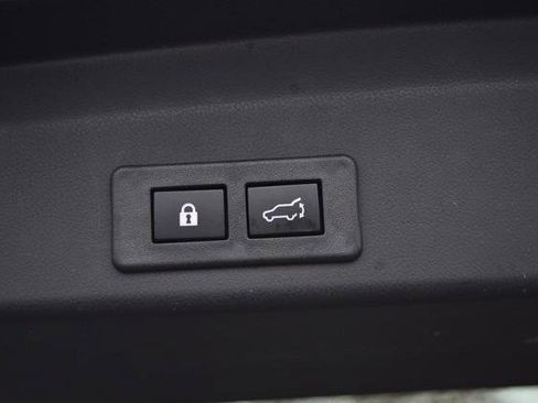 Used 2024 Subaru Ascent Limited w/ Technology Package image 28