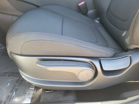 New 2026 Hyundai Tucson SE image 8