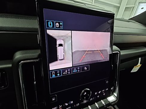 New 2025 GMC Yukon XL Denali w/ Sun & Power Step Package image 18