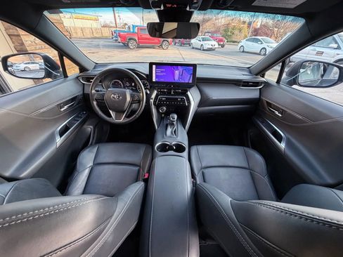 Used 2023 Toyota Venza XLE image 23