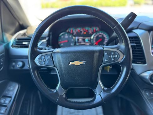 Used 2020 Chevrolet Suburban LT AWD/4WD image 15