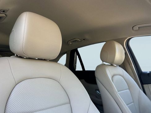 Used 2018 Mercedes-Benz GLC 300 4MATIC image 26