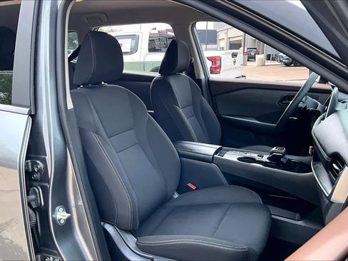 Certified 2023 Nissan Rogue S FWD image 9