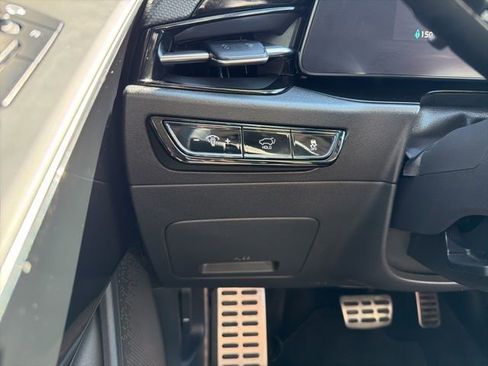 Certified 2023 Kia Niro Wave w/ Wave Preserve Package image 13